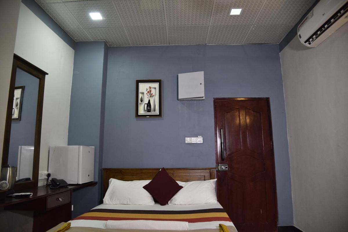 Global City Hotel Maligawatta Exterior foto